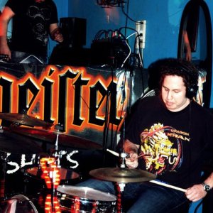 284572_141187002631923_4489050_n